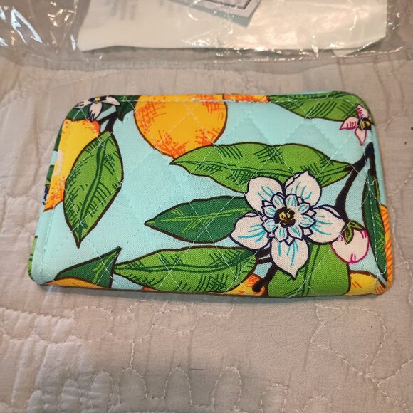 NEW Vera Bradley RFID Small Bifold Wallet Lemon Grove - Picture 4 of 10